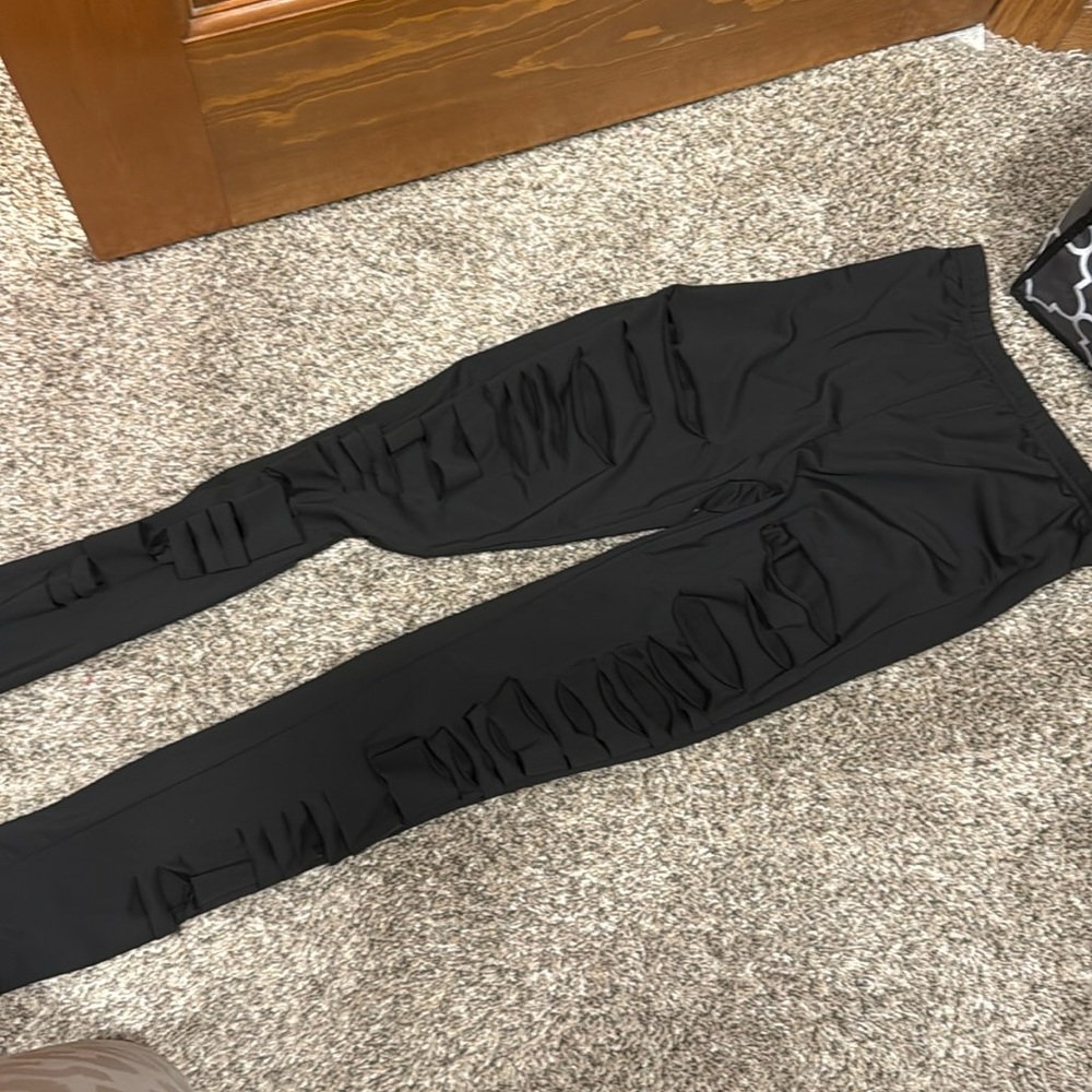 Ripped leggings